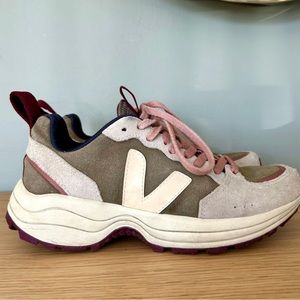 Veja Venturi Suede Chunky Sneakers Kaki Sable Oxblood Green & Pink